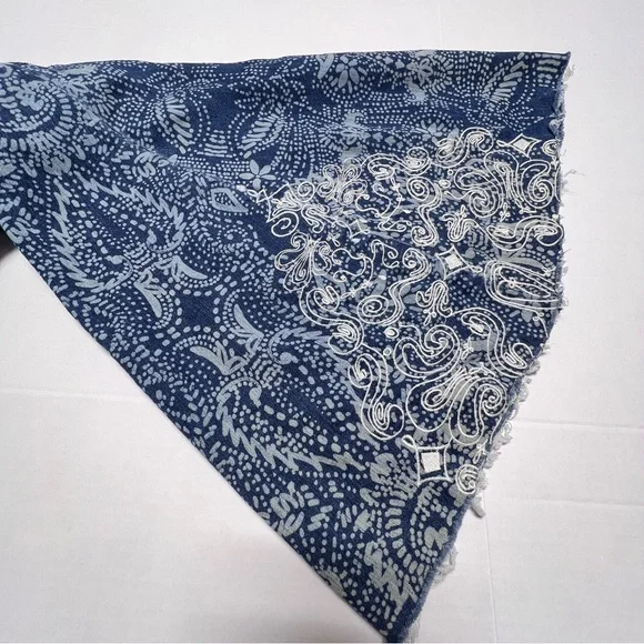 ❤️💜💙💛 FREE PEOPLE Blue Float On Flare Jeans Embroidered Paisley Jeans Size 28 - Picture 11 of 16